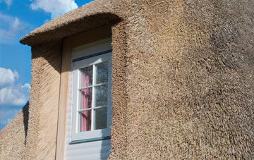 Low Tharston thatch roof disadvantages